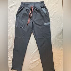 Figs women’s Kade cargo scrub pants.  Size small.  Heather denim rare color